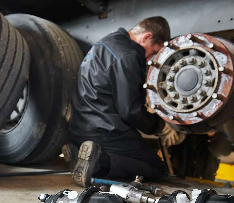 Heavy Duty Truck Mechanic Service